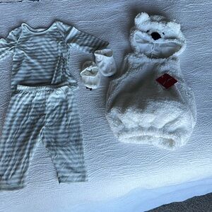 NWT! Polar Bear Outfit: 0-6M Gender Neutral